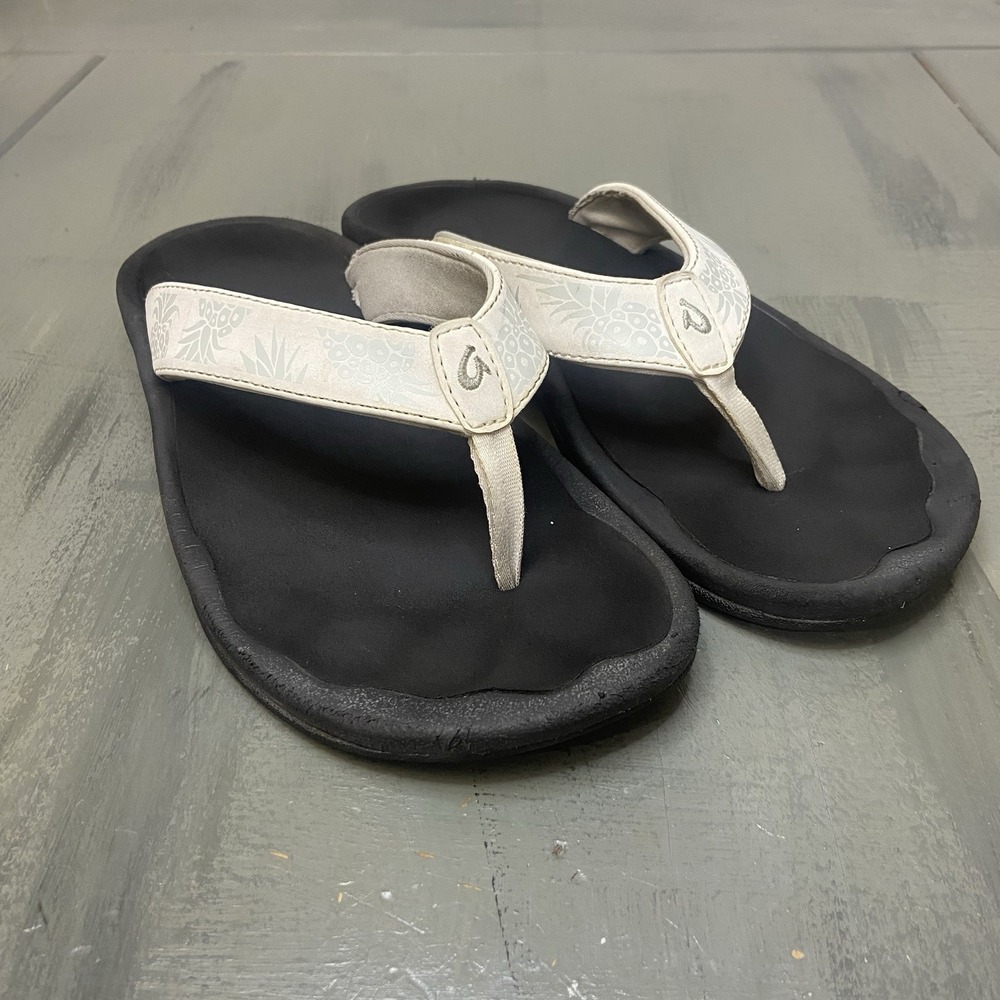 Olukai Women's Ohana Sandal  White Pineapple Size 7